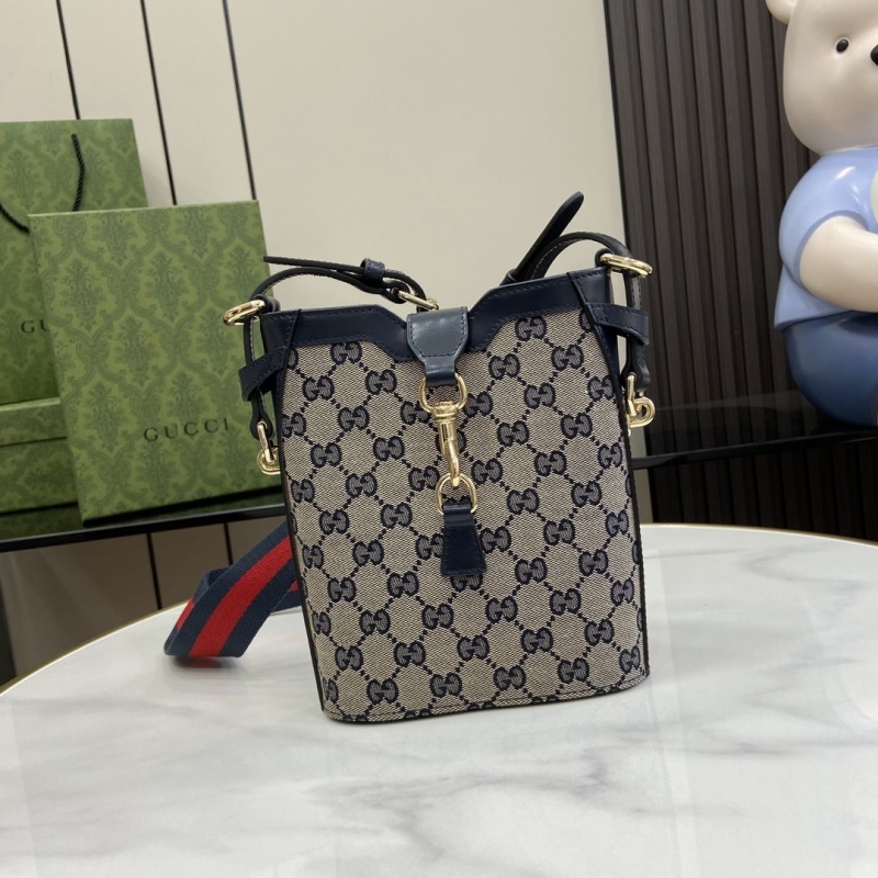 G*u*i bucket bags
